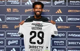 Vozinha durante su presentación oficial como nuevo portero del Colo Colo.