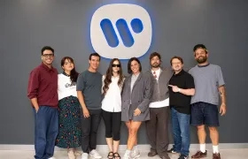 Aria Vega firma con Warner Music Latina.