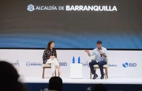 Ana María Ibáñez, vicepresidenta de Sectores y Conocimiento del BID, en diálogo con el Alcalde Alex Char.