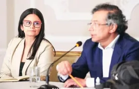 Angie Rodríguez junto al entonces Presidente Gustavo Petro. 