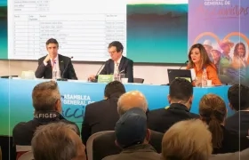 Camilo Barco Muñoz (izquierda), presidente encargado de Ecopetrol.
