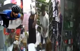 El excampeón Alex Cujavante y el momento del atraco.