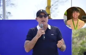 Christian Daes, COO de Tecnoglass, y el estudiante Matías Luengas Vergel.