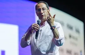 El vicepresidente José Manuel Restrepo