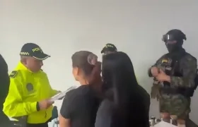 Inda Mariela Peñarrieta Tuárez y Michelle Jamileth Macías Peñarrieta.