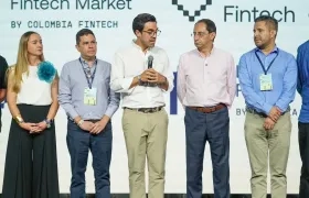 Junta directiva de Colombia Fintech con el vicepresidente José Manuel Restrepo.