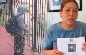 Mateo De Jesús Barrios De León y su mamá María Mónica De León Palmera.