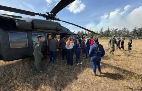 Personal de la UNGRD atendiendo el incendio en Villa de Leyva