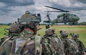 Personal del Ejército en acción ofensiva