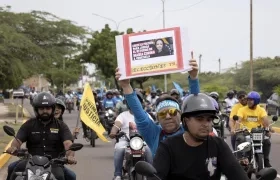 Personas participan en una caravana en apoyo a la líder y premio nobel de la paz 2025, María Corina Machado.
