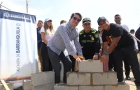 Colocación de la primera piedra de la Escuela Taller. 