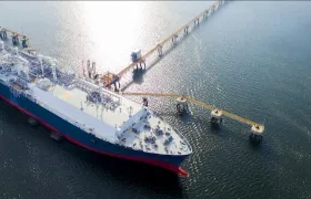 Unidad Flotante de Almacenamiento y Regasificación