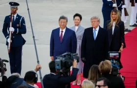 El presidente de China, Xi Jinping; la primera dama china, Peng Liyuan; el presidente de EE.UU., Donald Trump, y la Primera Dama estadounidense, Melania Trump.