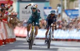 El belga Wout Van Aert se impone en el esprint en la décima tercera etapa de la Vuelta a España. 