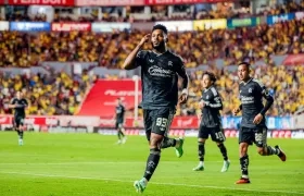 Miguel Borja celebra su gol contra el Necaxa.