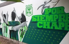 El mural en homenaje al Chapecoense en la sede deportiva de Nacional, en Guarne.
