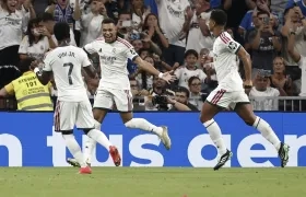 Kylian Mbappé festeja tras marcar el primer gol del Real Madrid.
