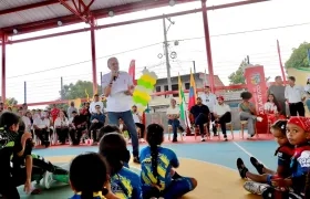 Gobernador Eduardo Verano durante la entrega del escenario deportivo.