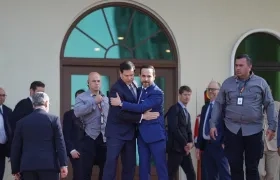 Izq. a Der. Marco Rubio, secretario de Estado de Estados Unidos, y Abelardo De La Espriella, presidente de Colombia.