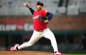 El colombiano Didier Fuentes lanzó la séptima entrada sin permitir hits ni carreras. 