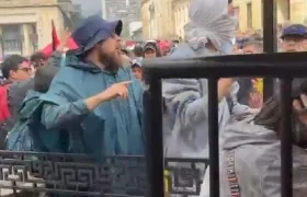 Manifestantes en la Plaza de Bolívar, en Bogotá. 