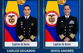 Capitanes de Navío Carlos Urbano y Jesús Zambrano.