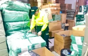 Mercancía de contrabando decomisada por la Policía. 