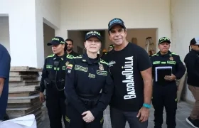 El alcalde Alejandro Char con la nueva comandante, General Sandra Liliana Rodríguez. 