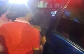 La víctima fue impactada a bala cuando conducía su camioneta. 