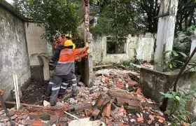Imagen de demolición de una casa vinculada a Pablo Escobar