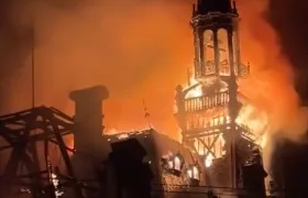 Incendio en Ayuntamiento de Limoges.