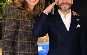 La congresista María Elvira Salazar y el Presidente Abelardo De La Espriella.