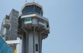 Torre de control del aeropuerto Ernesto Cortissoz.