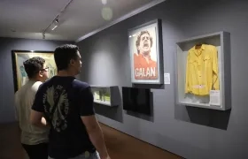 Visitantes recorriendo el Museo Nacional