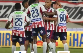Jugadores del Junior festejan uno de los goles contra Inter de Bogotá. 