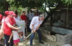 Jornada de eliminación de criaderos de mosquitos en el Atlántico.