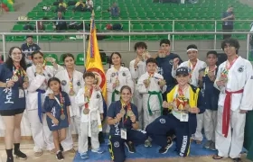 Grupo de ganadores en los Juegos Panamericanos de Taekwondo.