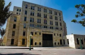 Fachada del Ministerio de Hacienda y Crédito Público. 
