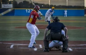 Julio Vivas fue el pitcher ganador tras lanzar cinco entradas completas. 