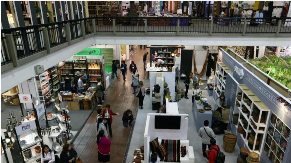 El Ministerio de Cultura de Colombia presentó el libro "Oficios de manos colombianas", que rinde culto a los artesanos del país.