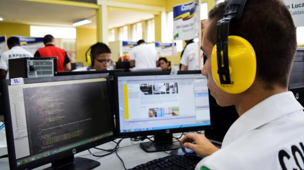 Jóvenes se entrenan para SENASOFT 2018 que se realizará los días miércoles y jueves en Barranquilla.