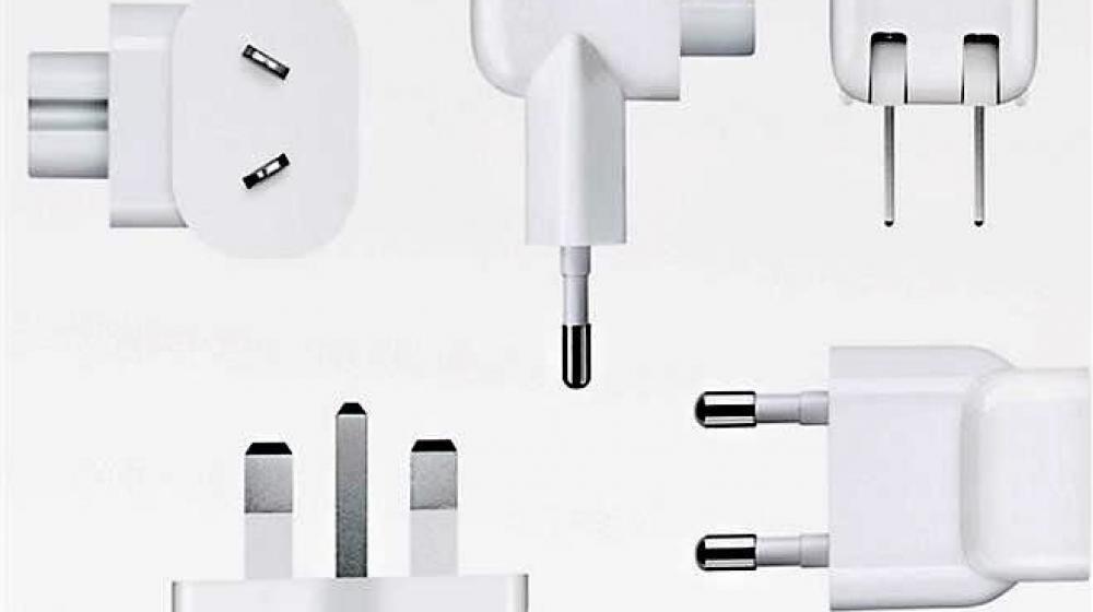 Los adaptadores afectados son de color blanco, de tres clavijas (modelo británico).