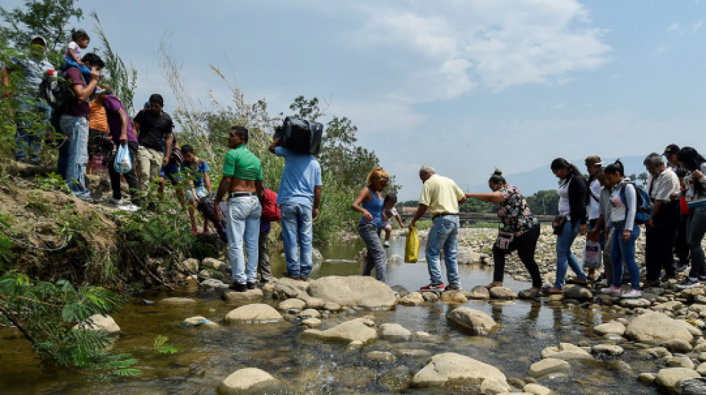 Más de 500 policías hicieron presencia en dos de los principales pasos ilegales que atraviesan el río Táchira.