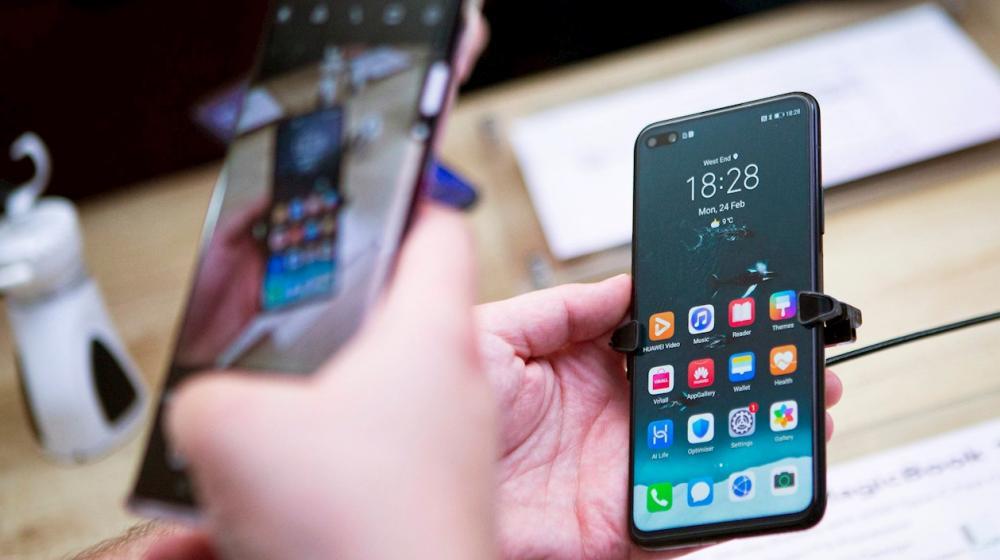 Honor, la marca china de "smartphones" perteneciente a Huawei, ha reforzado su gama de productos con el lanzamiento de dos nuevos teléfonos móviles inteligentes.