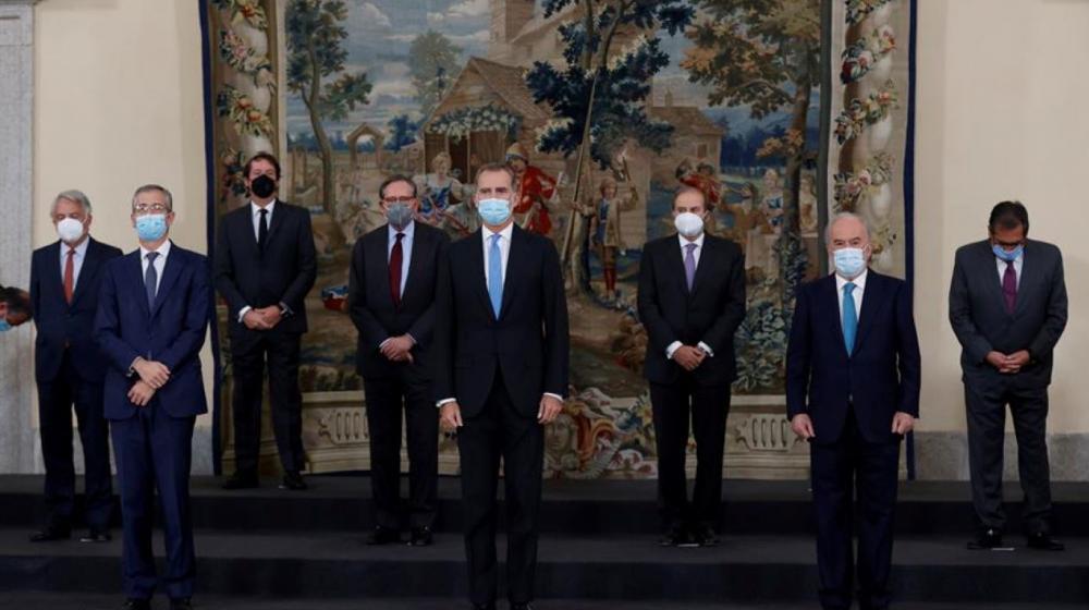 El rey Felipe (c) en la reunión del patronato de la Fundación pro Real Academia Española en Madrid.