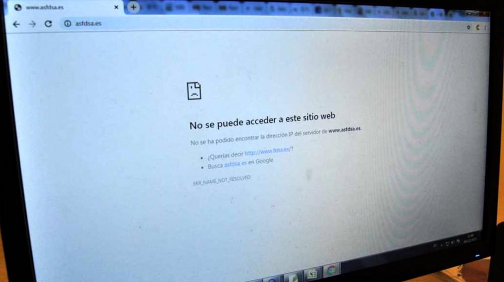 El problema al parecer se originó en la empresa proveedora de servicios de internet Akamai.