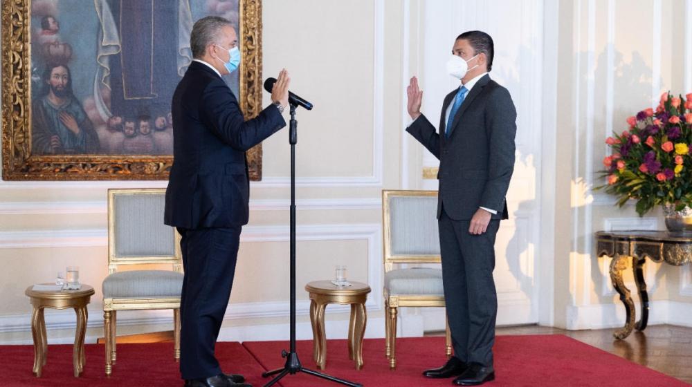 Posesión de Tito Crissien.