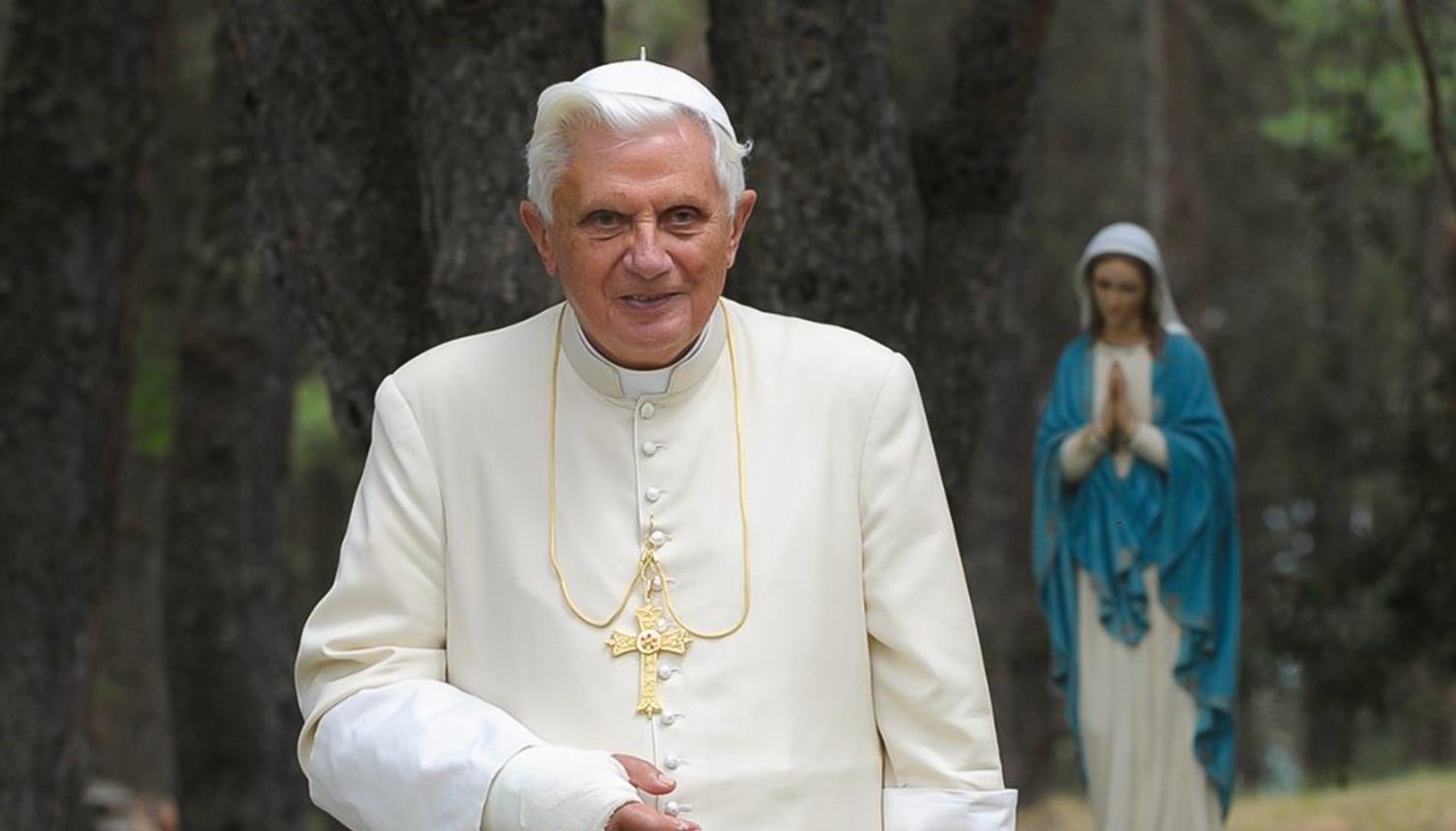 Benedicto XVI pidió a la Iglesia "mantenerse firme" en la fe.