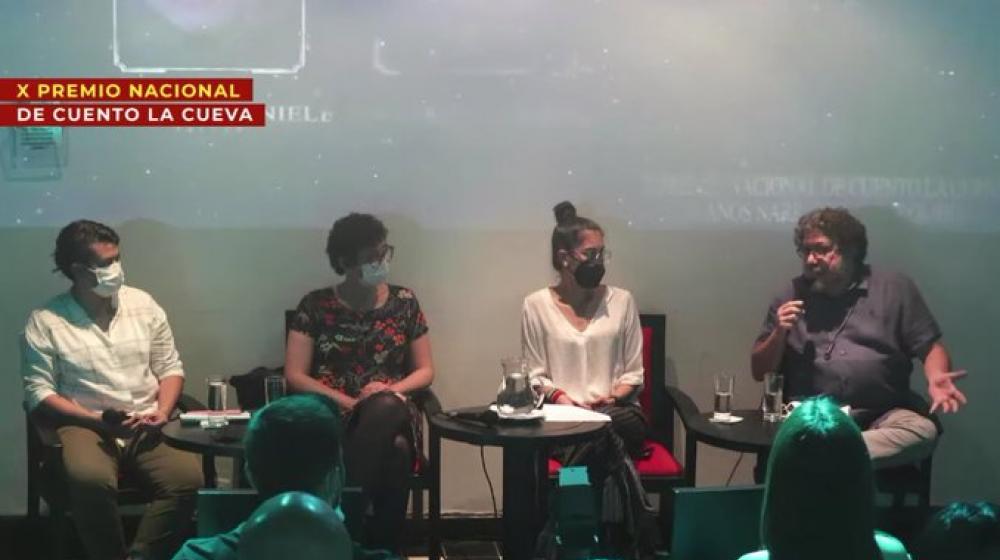 Las autoras ganadoras del Premio Nacional de Cuento La Cueva.