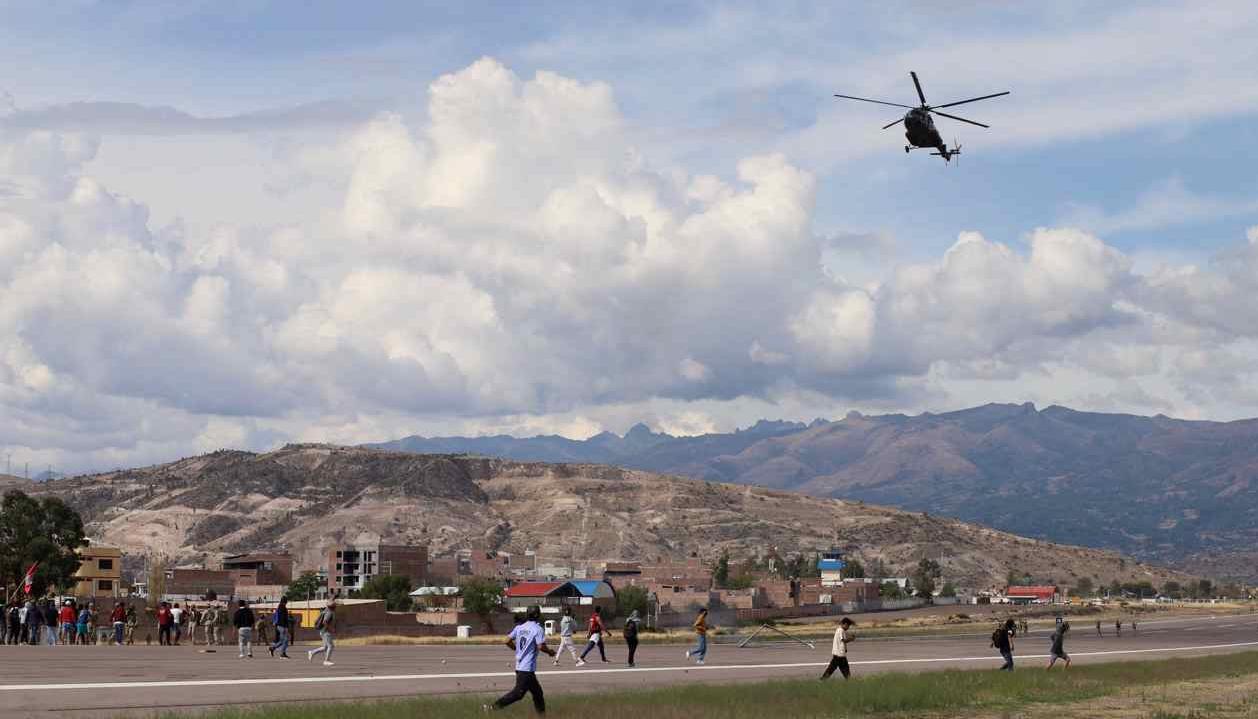 Protestas en el aeropuerto de Ayacucho.